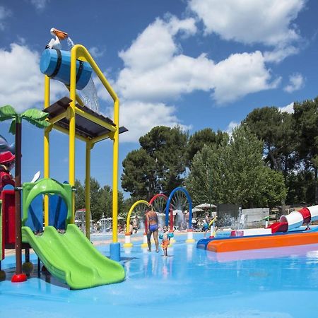 Happy Camp Mobile Homes In Centro Vacanze Bi Village Fazana Exterior photo